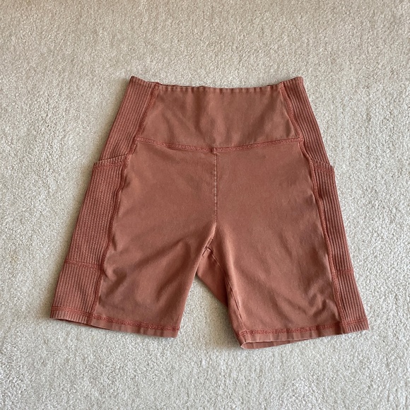 aerie Pants - AERIE Offline Burnt Orange Bike Shorts 7”  with Pockets - Size M Medium